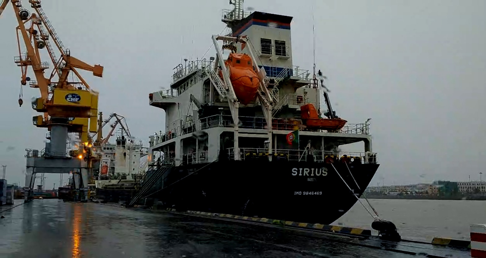 Through the Vietnam 80th National Day logistics project, Novastar managed the smooth shipment of 500 military and civilian vehicle packs to Uganda.